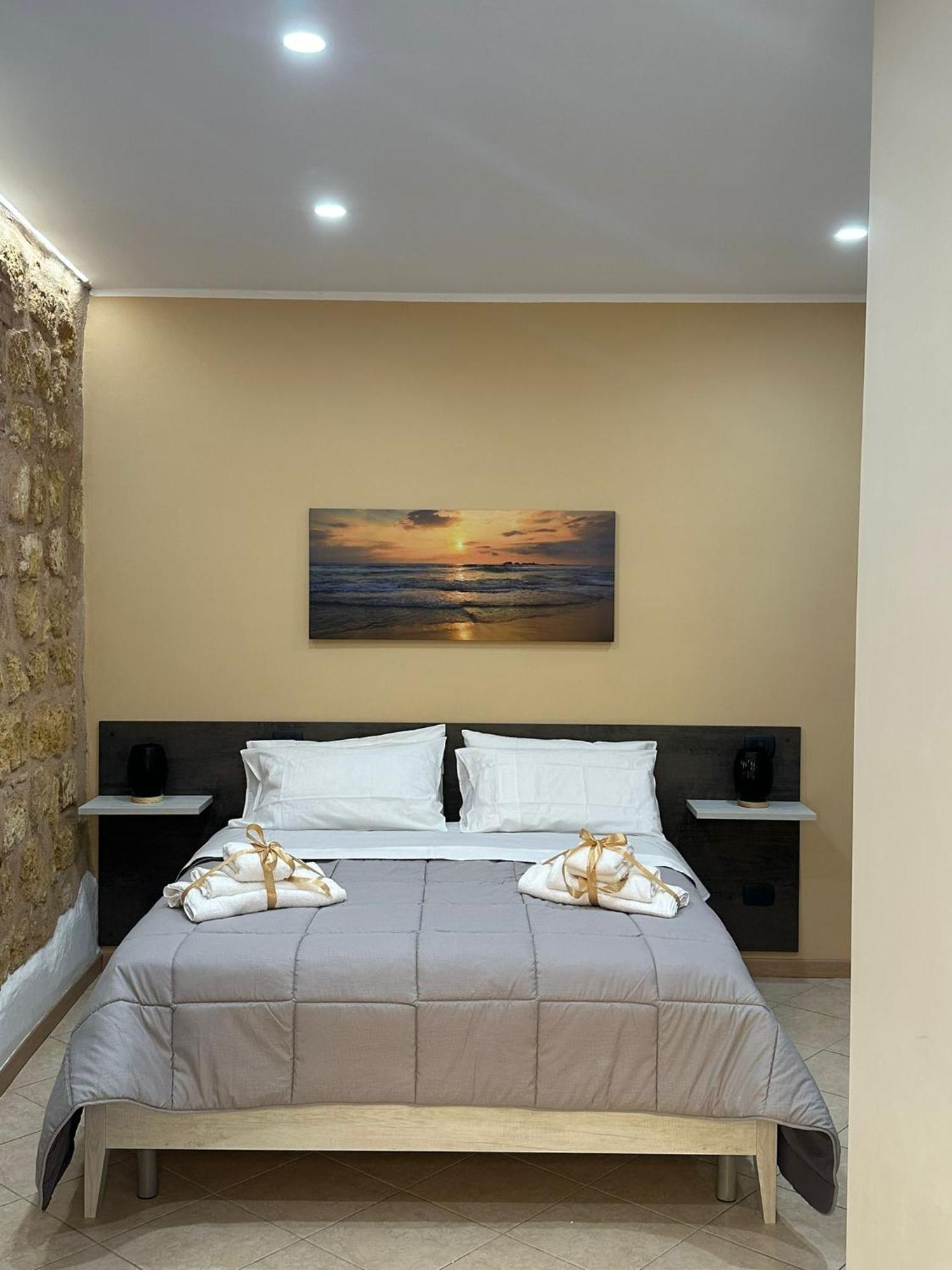 Kalgheros Luxury Rooms อากริเจนโต ภายนอก รูปภาพ